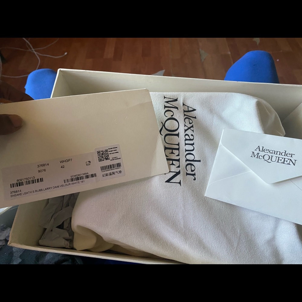 Alexander McQueen - Picture 5 of 6